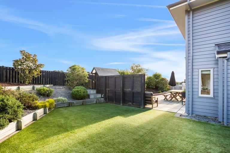 Photo of property in 17 Kepler Way, Aotea, Porirua, 5024