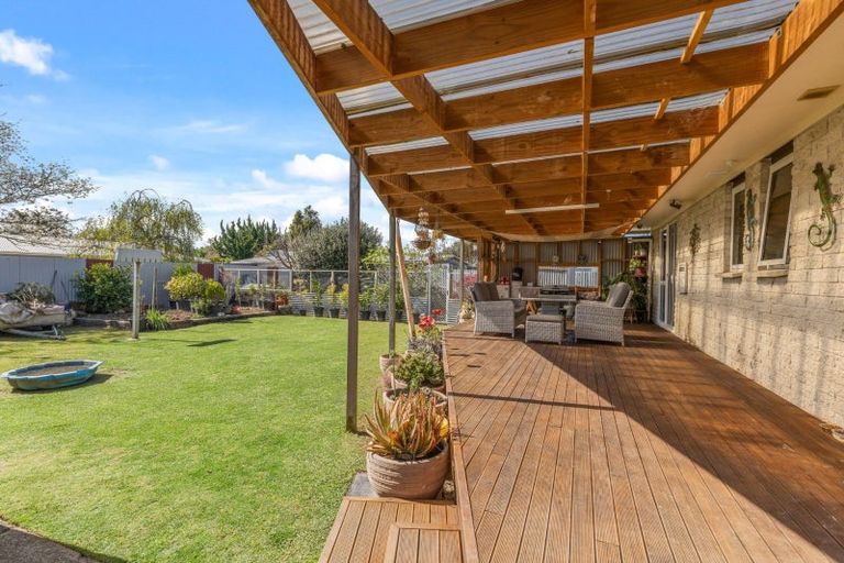 Photo of property in 66 Oakfield Crescent, Pukete, Hamilton, 3200