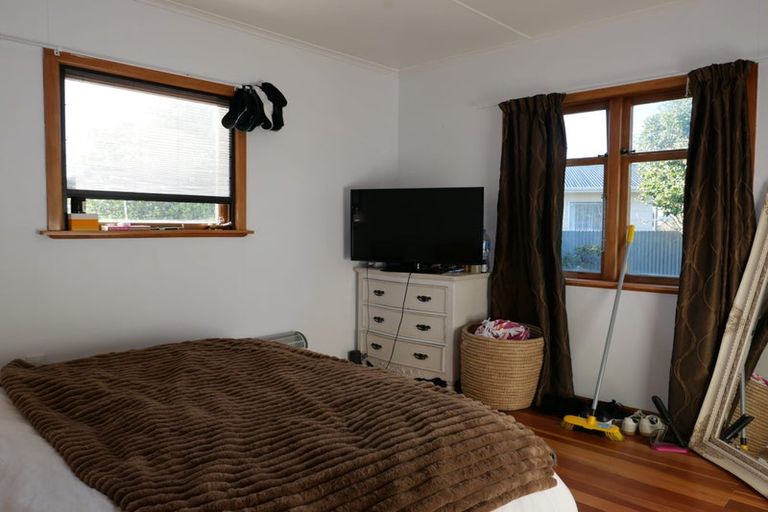 Photo of property in 9 Iti Street, Otaki, 5512