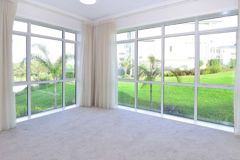 Photo of property in 68 Panorama Heights, Orewa, 0931