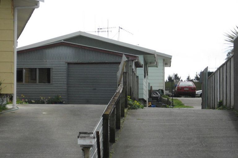 Photo of property in 6a Karyn Street, Castlecliff, Whanganui, 4501