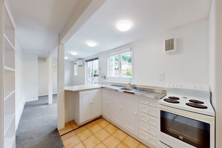 Photo of property in 141 Grant Road, Thorndon, Wellington, 6011