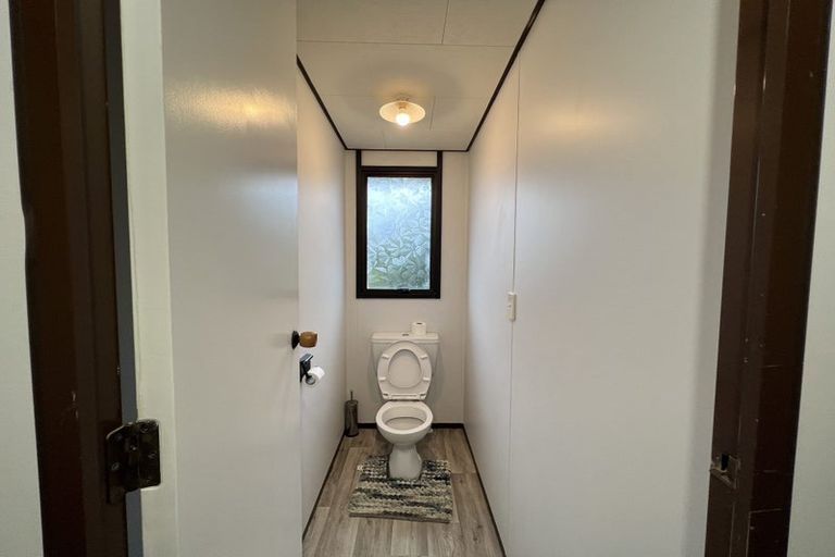 Photo of property in 22 Crosby Road, West Harbour, Auckland, 0618