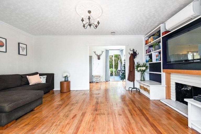 Photo of property in 15 Matthews Crescent, Melville, Hamilton, 3206