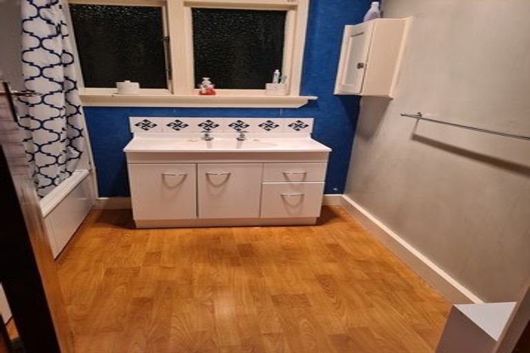 Photo of property in 38 Avenue Road, West End, Timaru, 7910