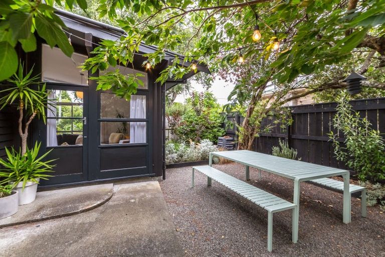 Photo of property in 53 Brandon Street, Featherston, 5710