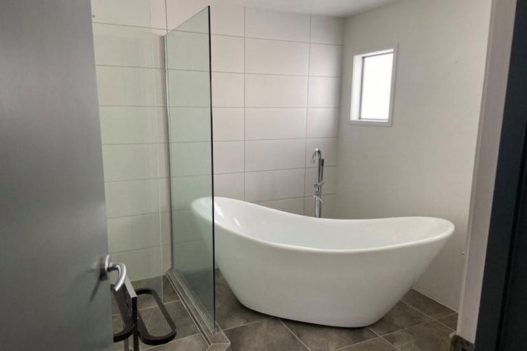 Photo of property in 1/67 Gulf View Road, Murrays Bay, Auckland, 0630