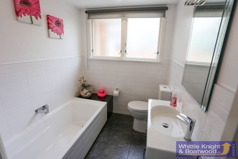 Photo of property in 1a Chilcombe Street, Ilam, Christchurch, 8041