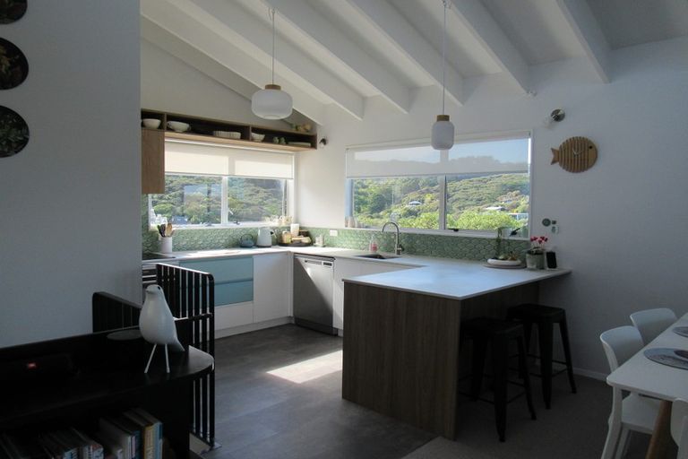 Photo of property in 22 Gordon Road, Plimmerton, Porirua, 5026