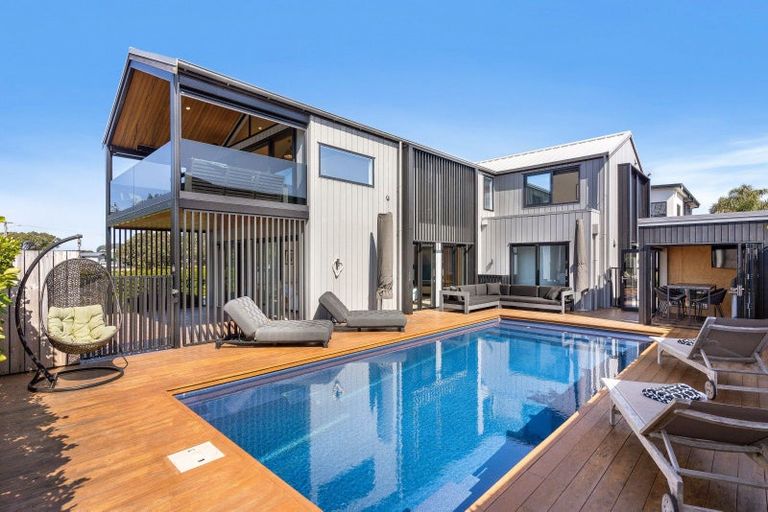 Photo of property in 101 Beach Road, Whangamata, 3620