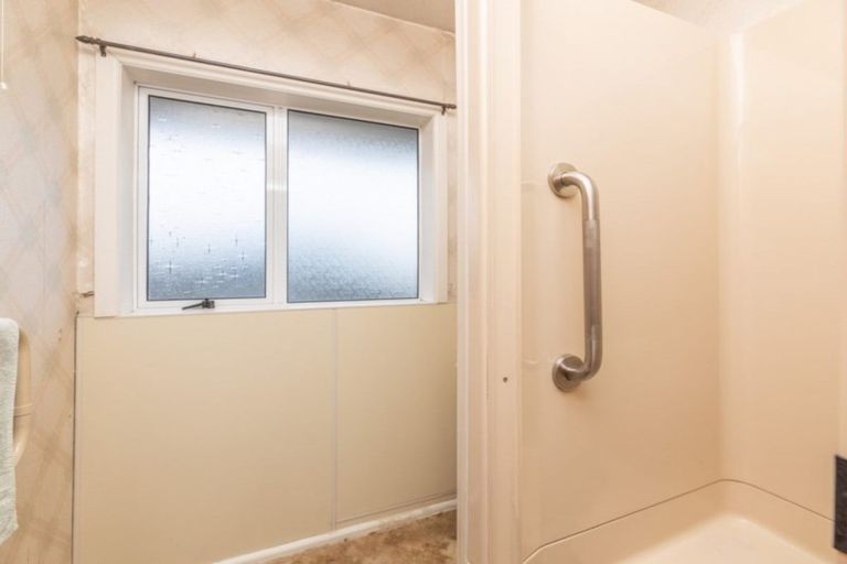 Photo of property in 406 Main North Road, Redwood, Christchurch, 8051