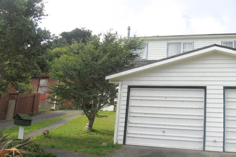 Photo of property in 45 Woodhouse Avenue, Karori, Wellington, 6012