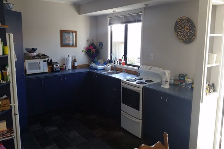 Photo of property in 4 Warwick Crescent, Taradale, Napier, 4112