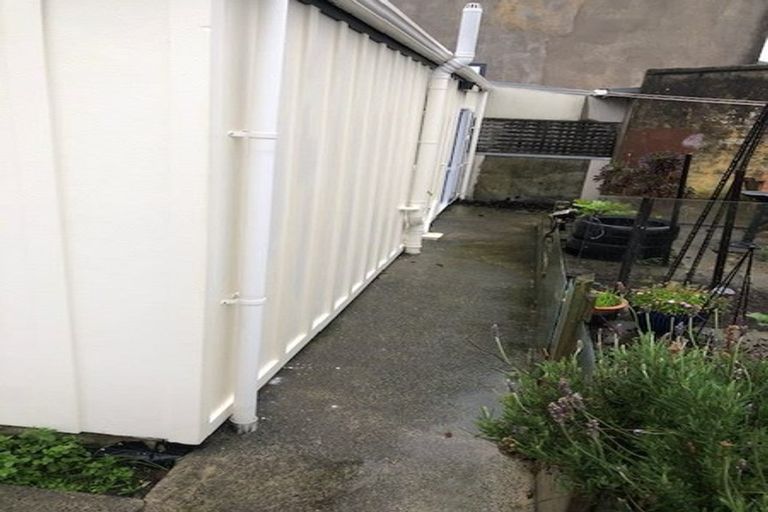 Photo of property in 35 Humber Street, Island Bay, Wellington, 6023