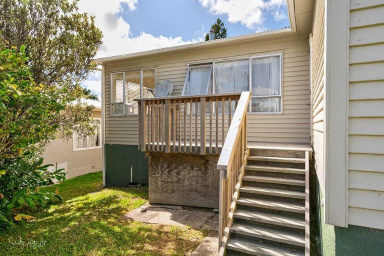 Photo of property in 20 View Street, Maungaturoto, 0520