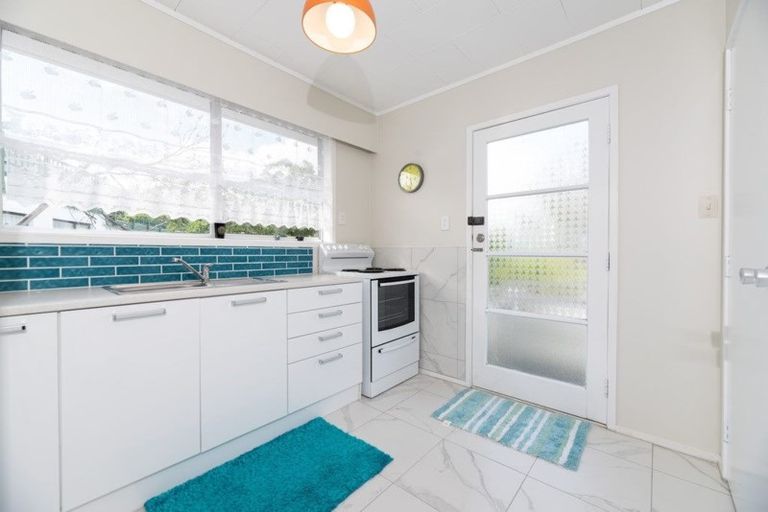 Photo of property in 2/27 Spence Road, Henderson, Auckland, 0612