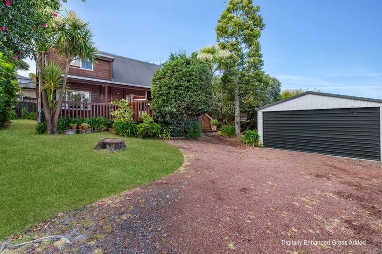 Photo of property in 64 Seabrook Avenue, New Lynn, Auckland, 0600