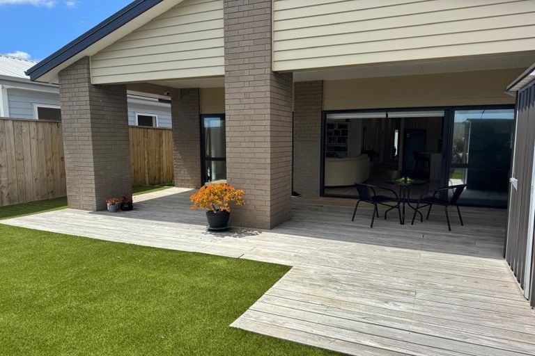 Photo of property in 115 Mutetai Road, Clarks Beach, 2122