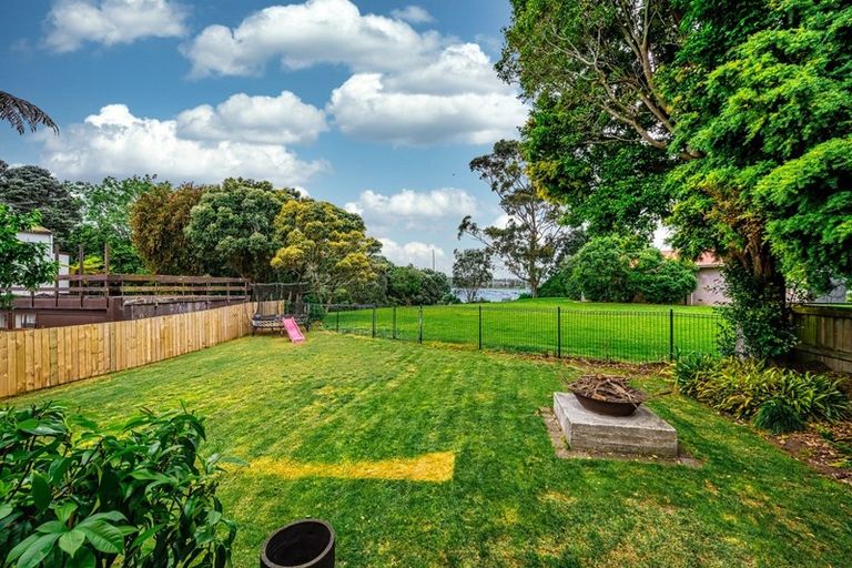 Photo of property in 32 Riverview Road, Panmure, Auckland, 1072