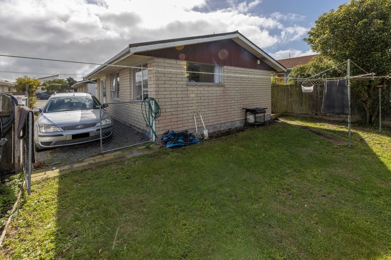 Photo of property in 2/15 Sandra Street, South New Brighton, Christchurch, 8062