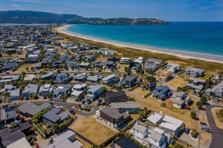 Photo of property in 14 Patiki Place, Omaha, 0986