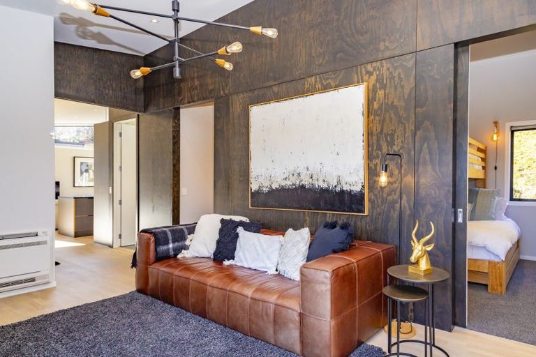 Photo of property in 61 Mcdonnell Road, Arrowtown, 9302