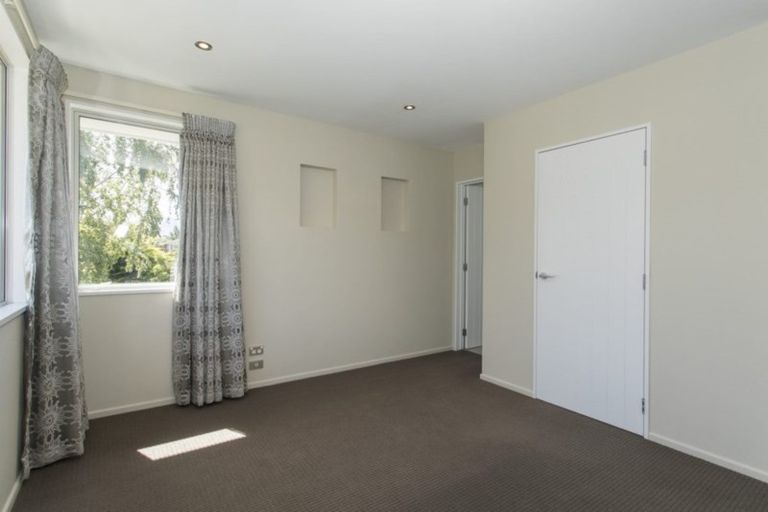 Photo of property in 32 Hunter Crescent, Wanaka, 9305