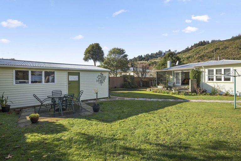 Photo of property in 68 Peel Place, Wainuiomata, Lower Hutt, 5014