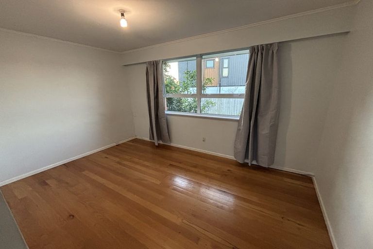 Photo of property in 1/24 Dale Crescent, Pakuranga, Auckland, 2010