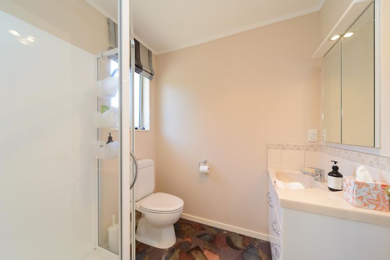 Photo of property in 100 Parnell Heights, Kelvin Grove, Palmerston North, 4414