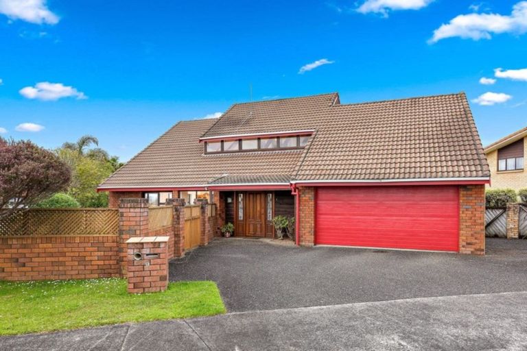 Photo of property in 9 Monet Grove, West Harbour, Auckland, 0618