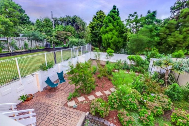 Photo of property in 66 Tiroroa Avenue, Te Atatu South, Auckland, 0610