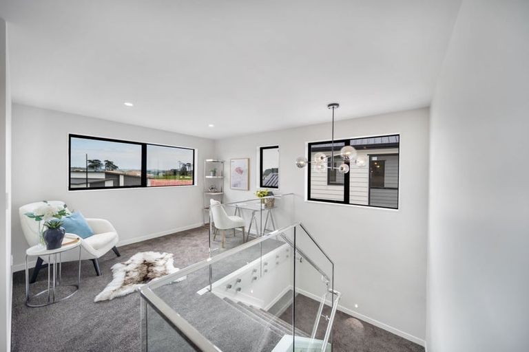 Photo of property in 12 Korowhiti Road, Clarks Beach, 2122