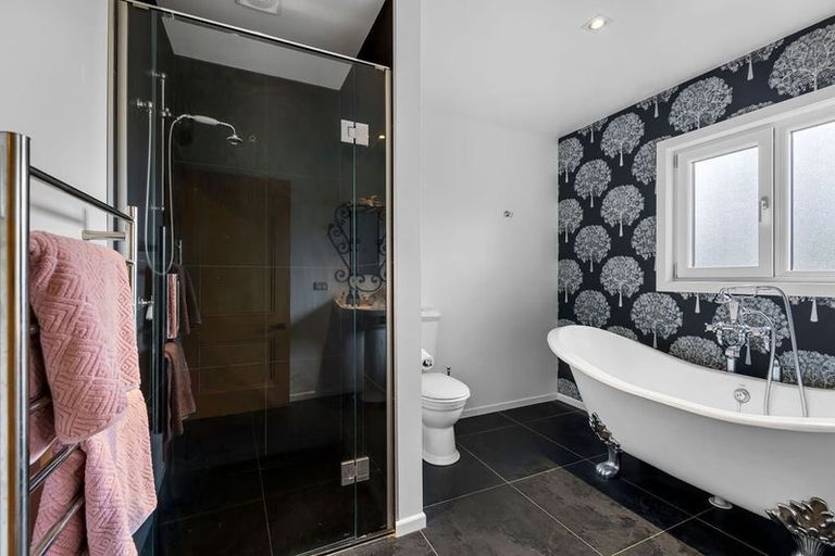 Photo of property in 2 Crichton Terrace, Cashmere, Christchurch, 8022