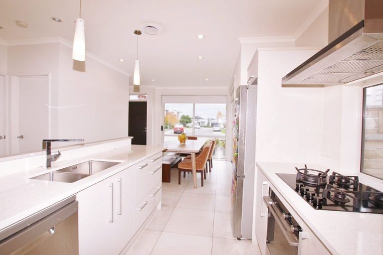 Photo of property in 39 Costa Viva Crescent, Karaka, Papakura, 2113