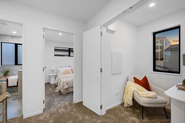 Photo of property in 33d Garadice Road, Rothesay Bay, Auckland, 0630