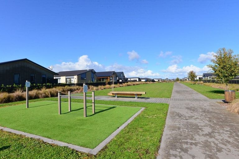 Photo of property in 7 Lavinias Way, Chartwell, Hamilton, 3210