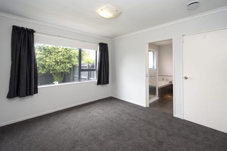 Photo of property in 6a Peel Close, Rolleston, 7614