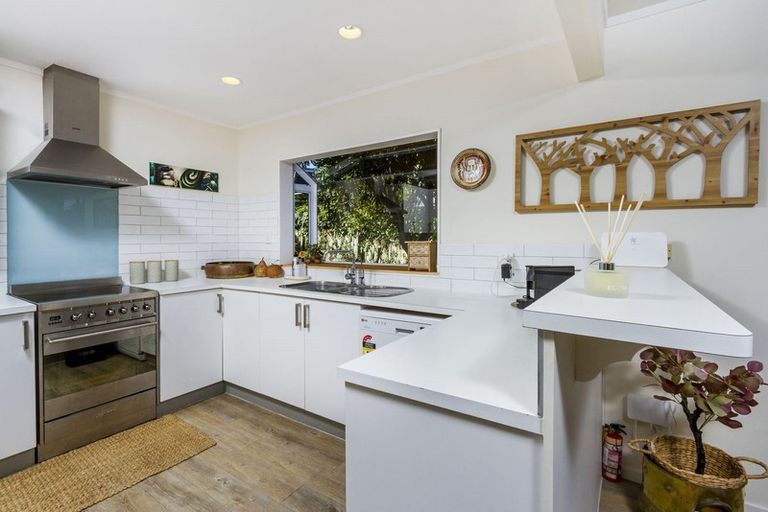 Photo of property in 31a Rewi Street, Torbay, Auckland, 0630