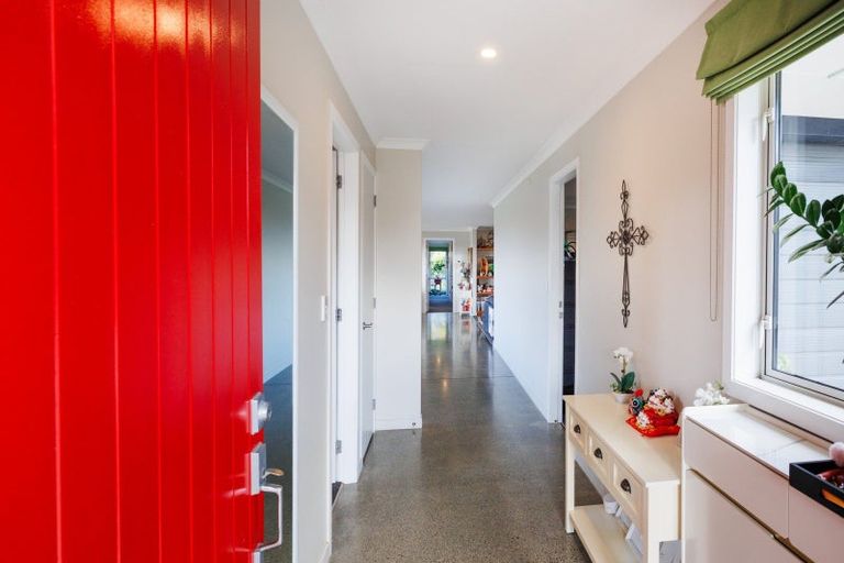 Photo of property in 37 Branksome Place, Aokautere, Palmerston North, 4471