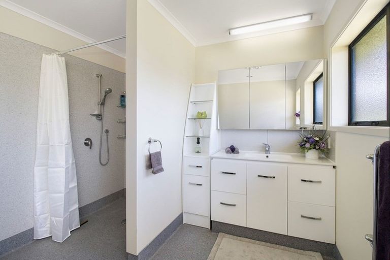 Photo of property in 2 Bransley Grove, Katikati, 3129