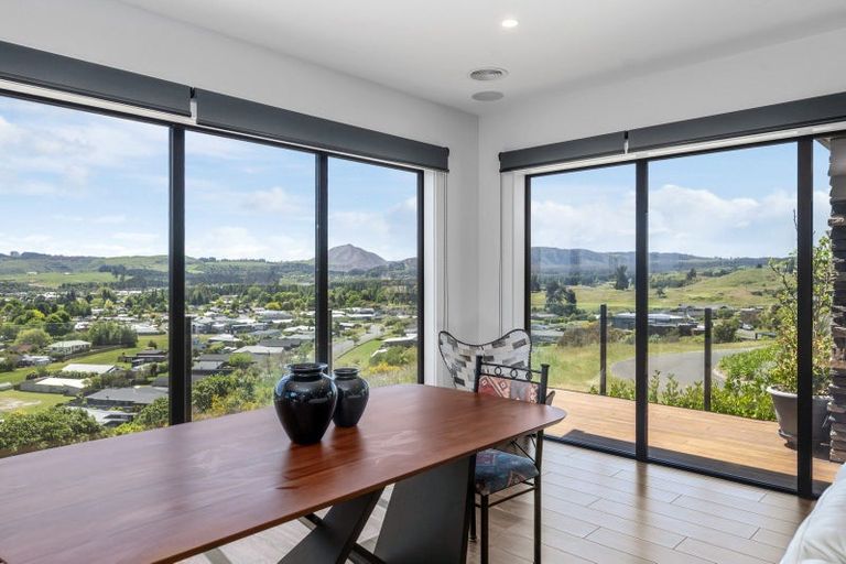 Photo of property in 38 Peregrine Place, Kinloch, Taupo, 3377