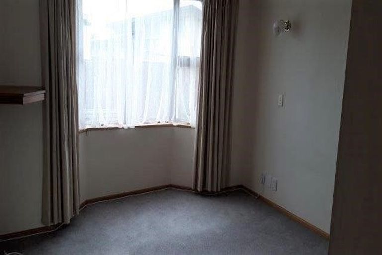 Photo of property in 8a Grassmere Street, Papanui, Christchurch, 8052