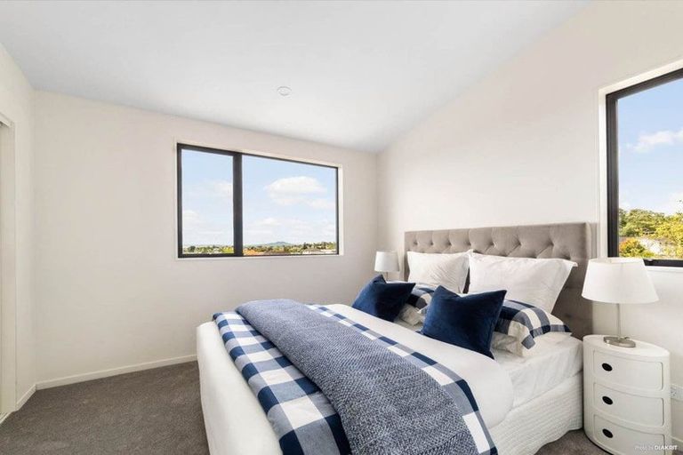 Photo of property in 1/735 East Coast Road, Browns Bay, Auckland, 0630