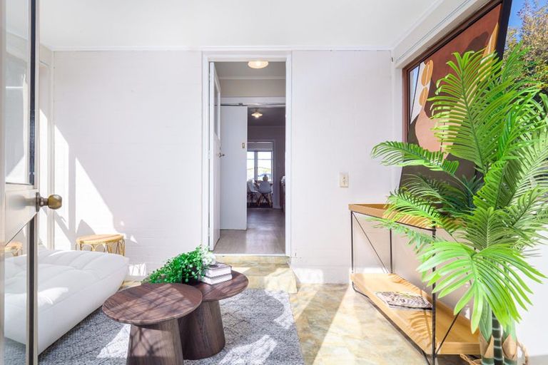 Photo of property in 102 Williams Street, Cambridge, 3434