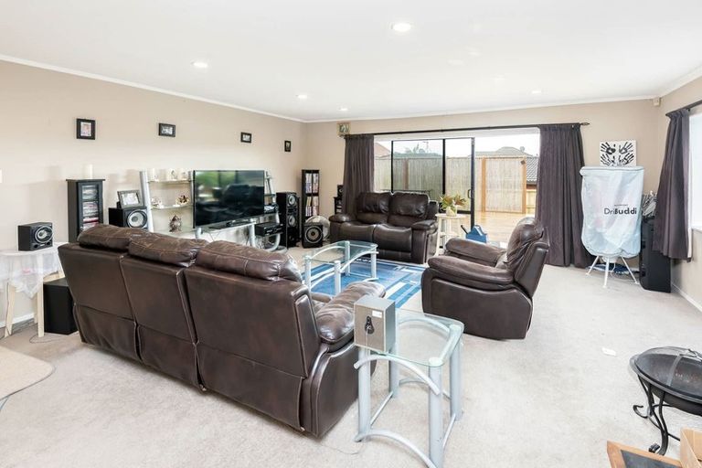 Photo of property in 20 Simmental Crescent, Somerville, Auckland, 2014