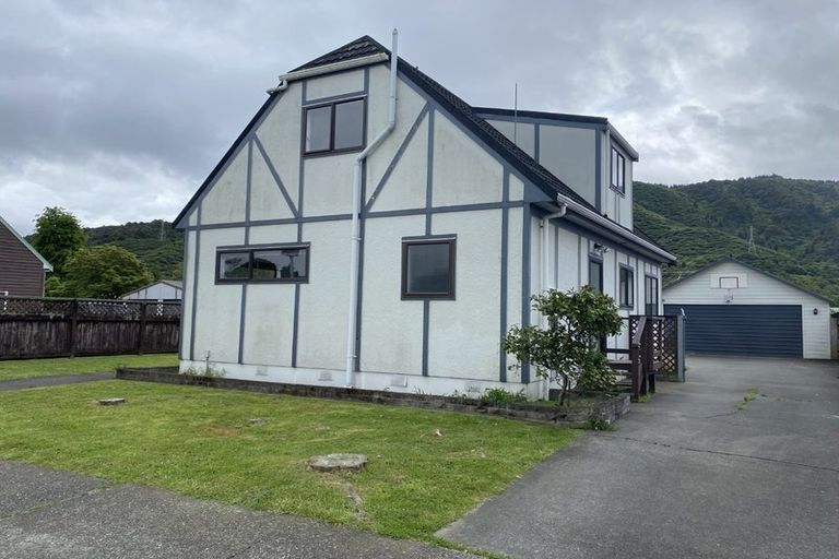 Photo of property in 13 California Drive, Totara Park, Upper Hutt, 5018