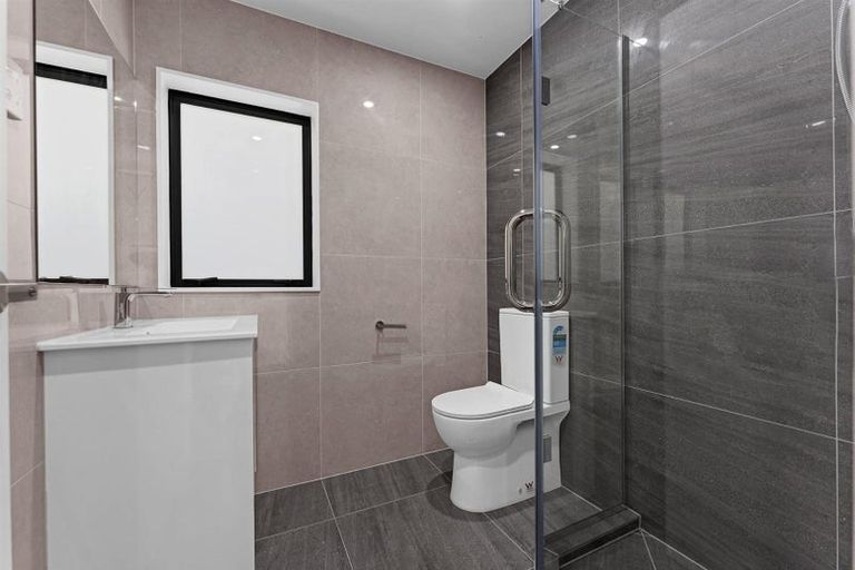 Photo of property in 12a Mcleod Road, Weymouth, Auckland, 2103