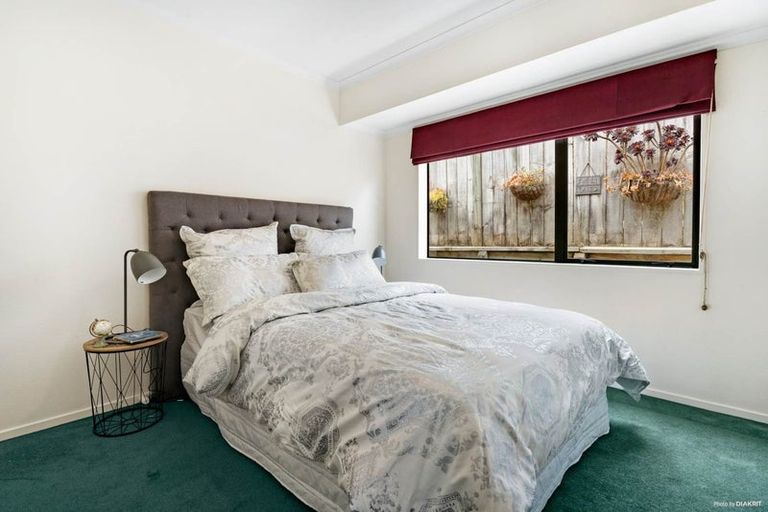 Photo of property in 10 Byblos Place, The Gardens, Auckland, 2105