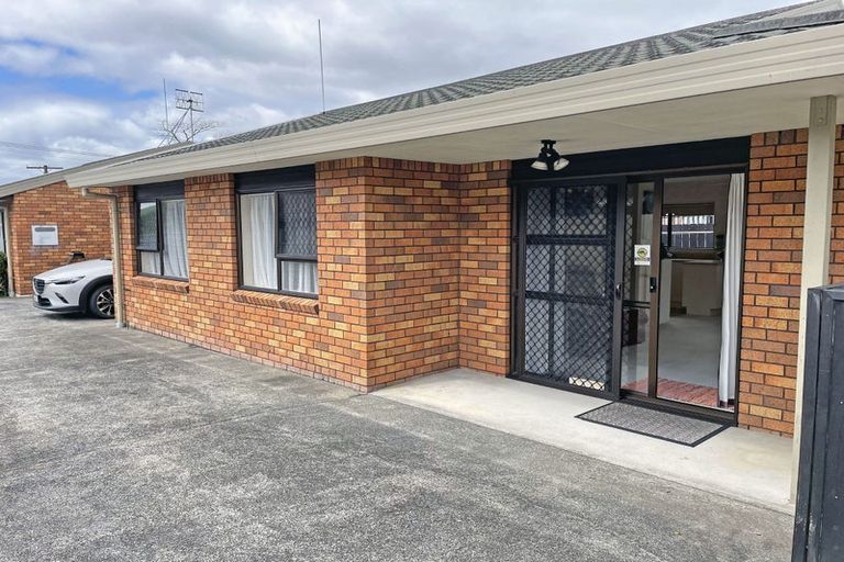 Photo of property in 16 North Street, Woodhill, Whangarei, 0110